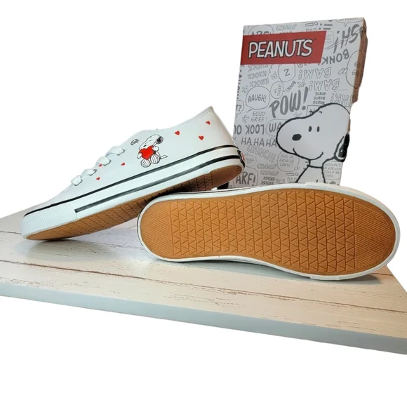NEW Peanut Snoopy Kids Shoes - Picture 5 of 6